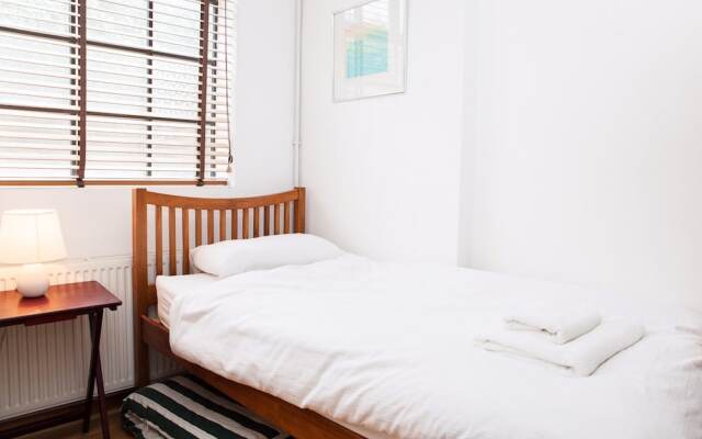 Отель Spectacular 4 Bed Flat Close to London Eye Великобритания, Лондон - отзывы, цены и фото номеров - забронировать отель Spectacular 4 Bed Flat Close to London Eye онлайн вид на фасад
