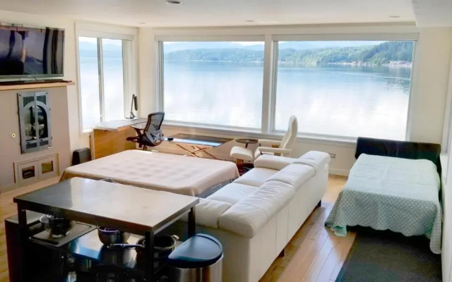 Luxury Lookout Hood Canal Vacation Rental