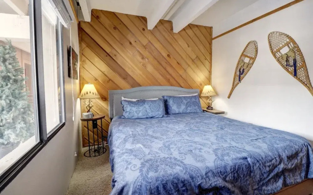 Great Mountain Views Short Walk to Lift Cozy Condo - PG201 by Redawning