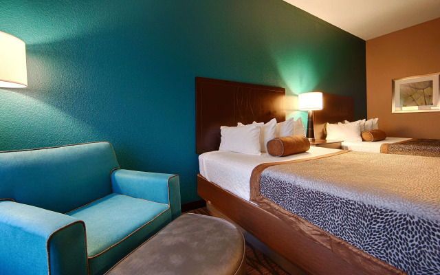 Best Western Plus Hiawatha Hotel