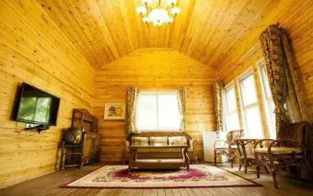 Qingguo Tree House Camping Hotel