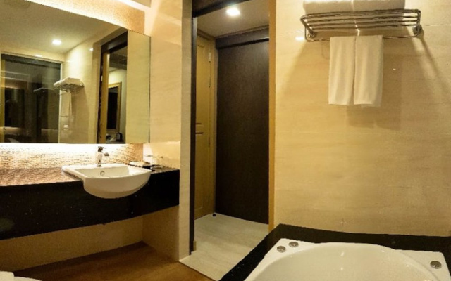 Crystal Luxury Hotel