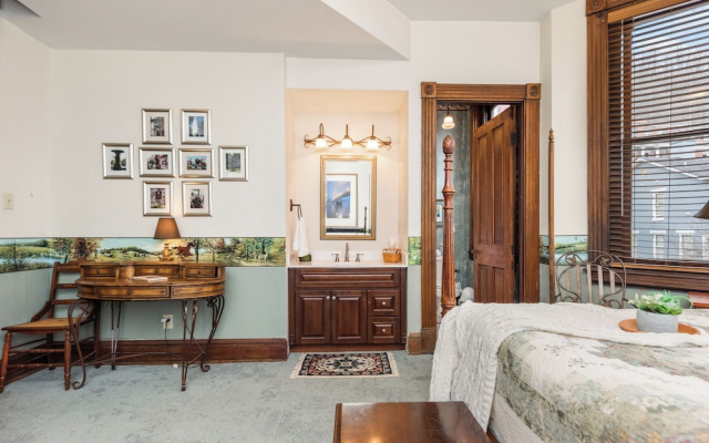 Moon River Bed and Breakfast