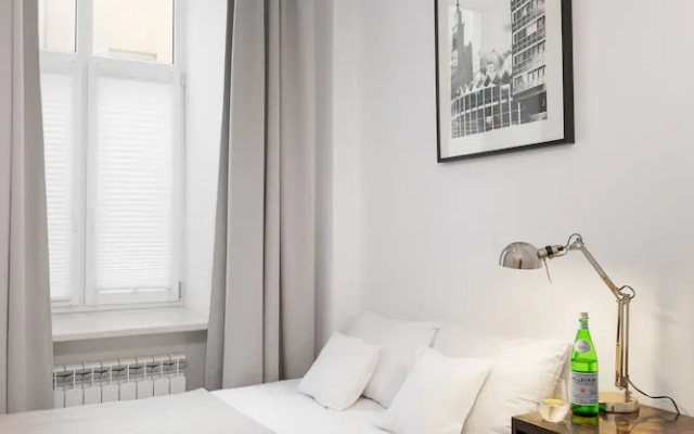 oompH Warsaw Central 2 Bedroom Apartment