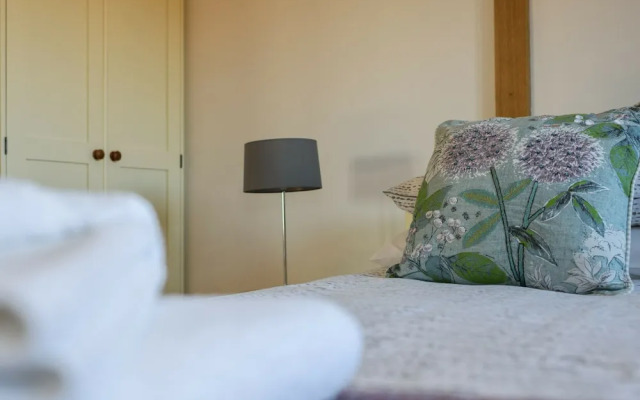 Magnific Holiday Home in Stone Oxney With Garden