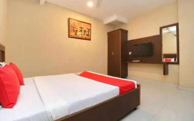 OYO 24650 Hotel Bombay Regency