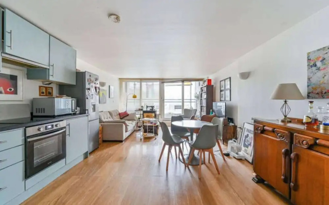 Comfortable 1 bed Near Deptford Station