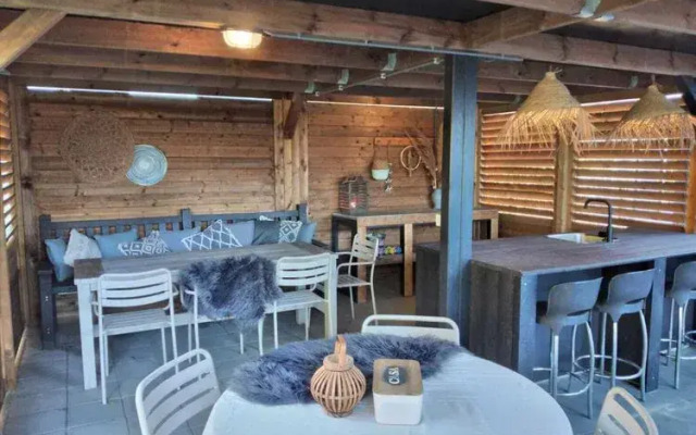 Classy Holiday Home in Sint Annaland with Garden, Barbecue