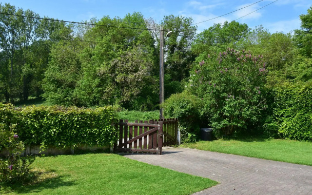 Serene Holiday Home in Saint Pierre le Vieux with Garden