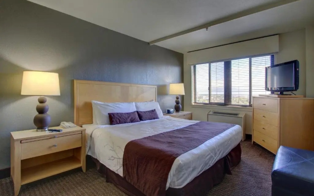 Inlet Tower Hotel & Suites