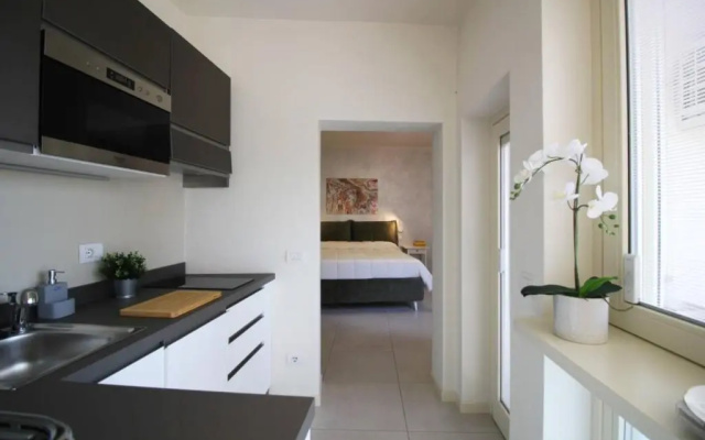 Appartamento Terra Con Balconcino