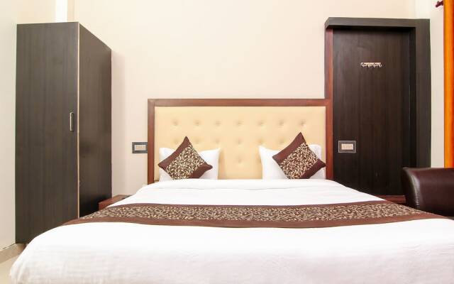 OYO Flagship 12365 CZ Inn
