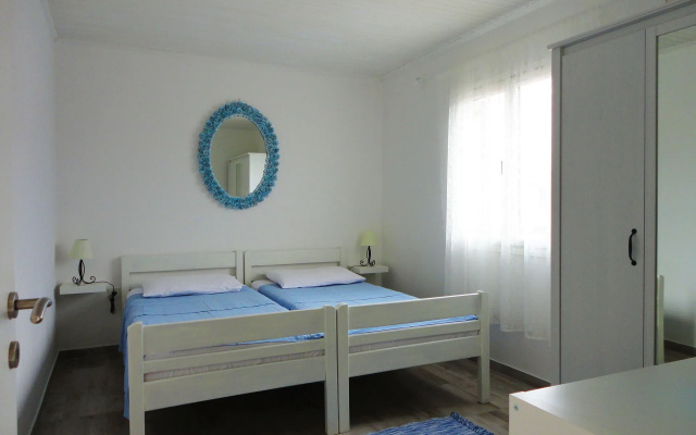 Apartment Petar - 30 m from sandy beach: A2 Nin, Zadar riviera