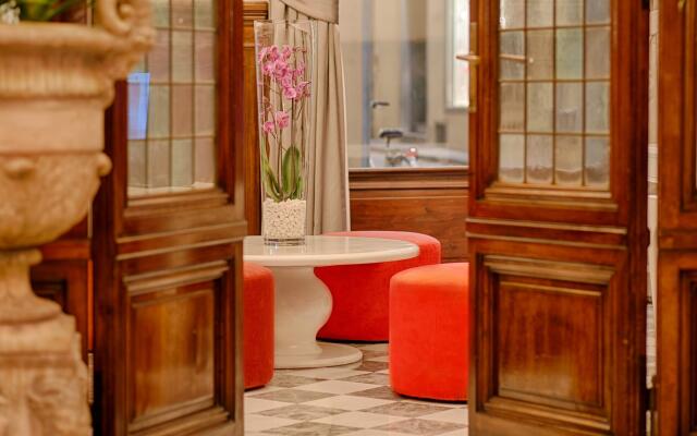 Отель NH Collection Firenze Porta Rossa Италия, Флоренция - отзывы, цены и фото номеров - забронировать отель NH Collection Firenze Porta Rossa онлайн вид на фасад