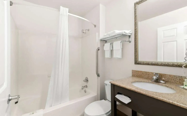 Quality Inn Merrimack - Nashua