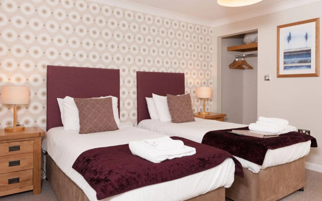 The Avon Causeway Hotel