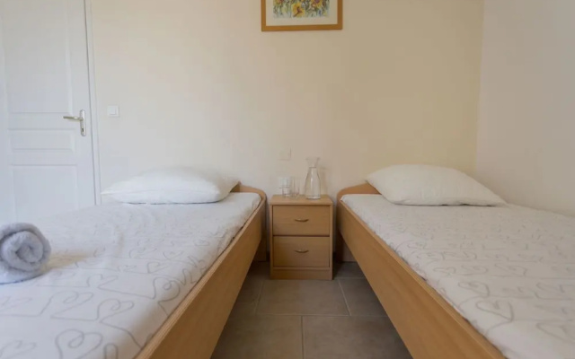 Lively Villa in Félines-minervois With Pool