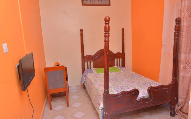 3 Bed House - Sleeps 8, Wifi, Parking, Pets