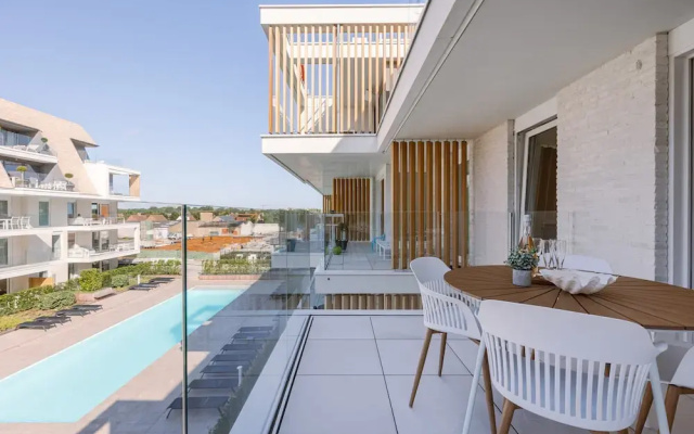 Beautiful Apartment With Pool Terrace and Parking