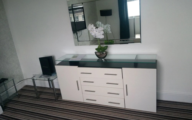 Mowbray Apartments