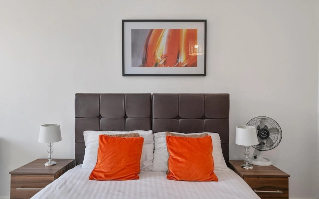 Kennet House 2 Bed and 2 Bath Apt. 7
