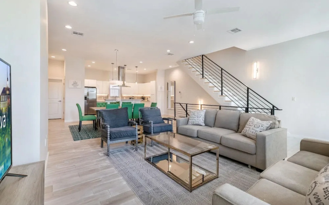 4 Bedroom Bienville Townhouses near Restaurants