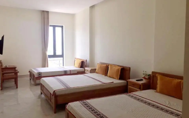 Bac Nam Central Station Hotel