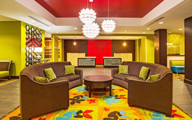 La Quinta Inn & Suites by Wyndham Starkville at MSU