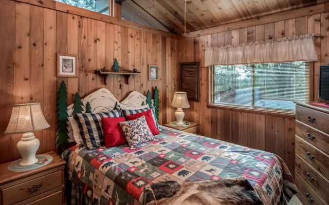 3 Bears Cabin - Two Bedroom Cabin
