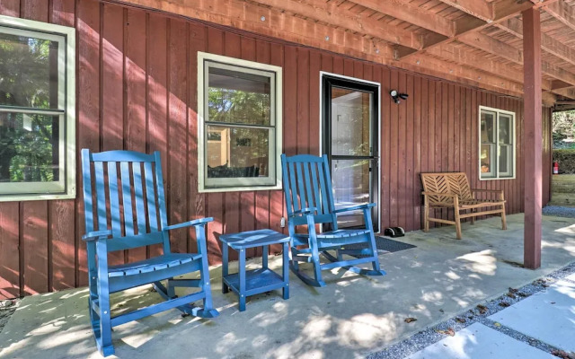 Game Room + Fire Pit: Weaverville Family Home!