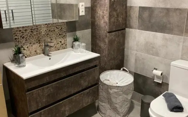 Olive Hill Apartment