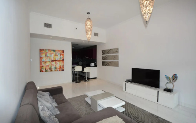 Cayan Tower by Deluxe Holiday Homes