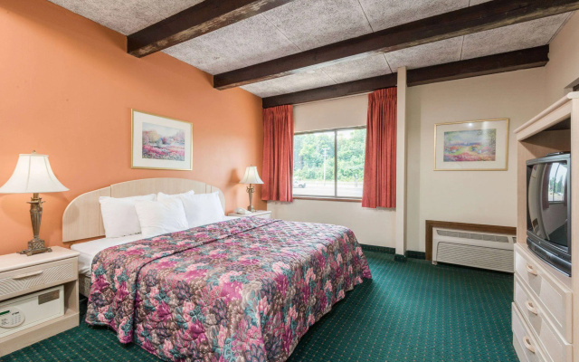 Days Inn by Wyndham Berlin Meriden