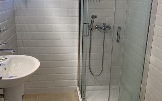 Отель Spacious renovated apartment Marousi KAT Греция, Маруси - отзывы, цены и фото номеров - забронировать отель Spacious renovated apartment Marousi KAT онлайн