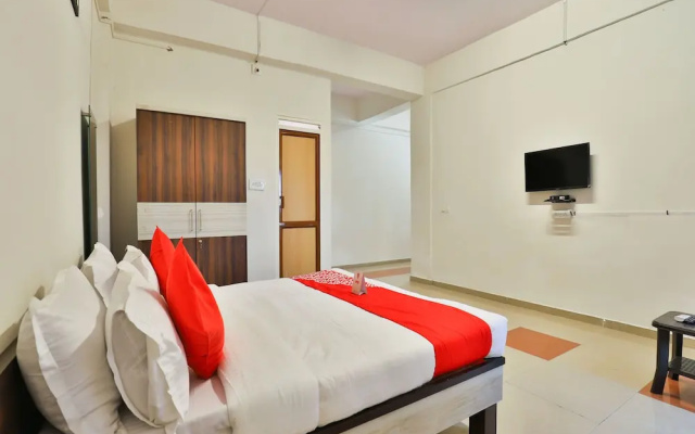 OYO Flagship 13124 Hotel Pyramid