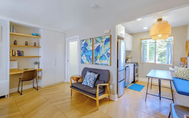 Oak Shores Studio 2