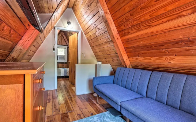 Lakefront Rocky Mount Cabin w/ Dock & Kayaks!