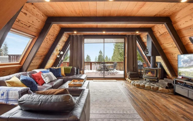 Lakeview Tree House