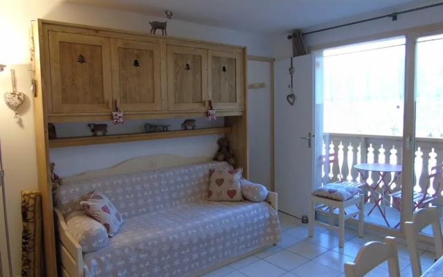 Lou Services Apartment CB9 LSI 001