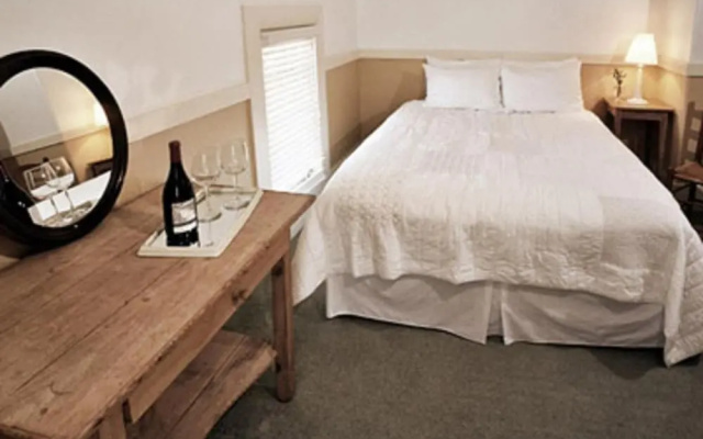 Valley Ford Hotel