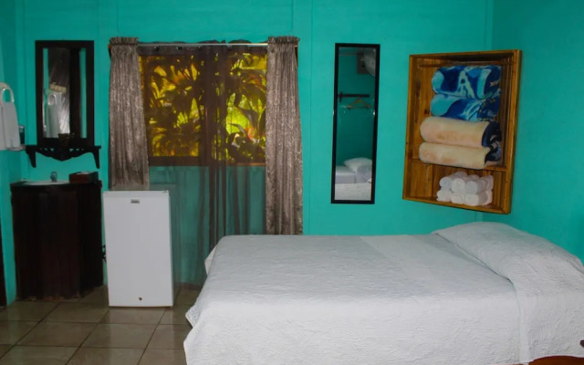 Posada Río Celeste La Amistad