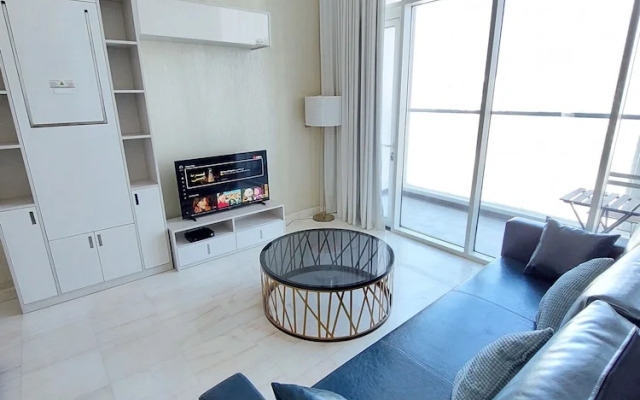 Brand New Modern Studio, Burj Khalifa View Pool