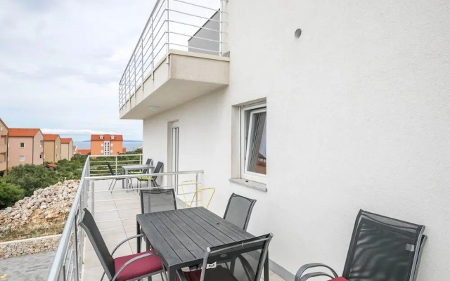 Comfortable Apartment in Novalja near Zrče Beach