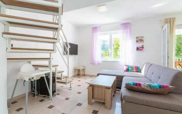 Apartment Lovorka 5