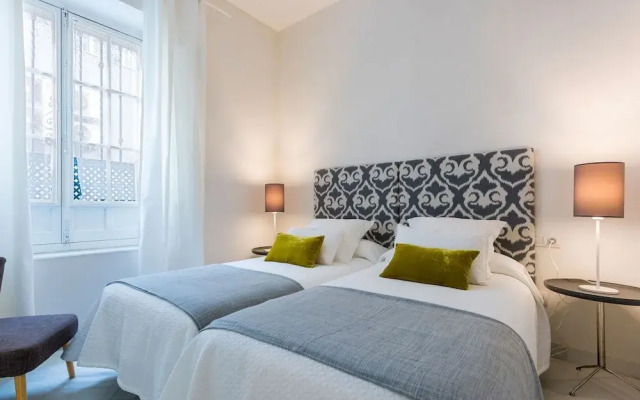Apartment With 2 Bedrooms Great Location Galera I