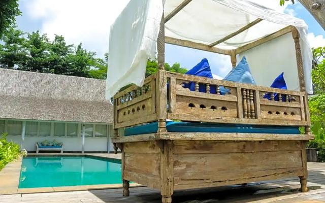 Chanteak Bali - White House 2