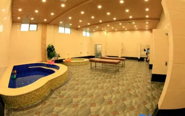 Panjin Bihuachi Hot Spring Hotel