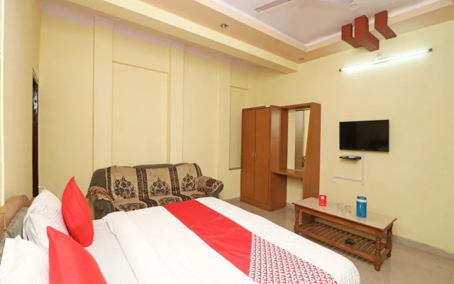 OYO 12775 Bharat Plaza