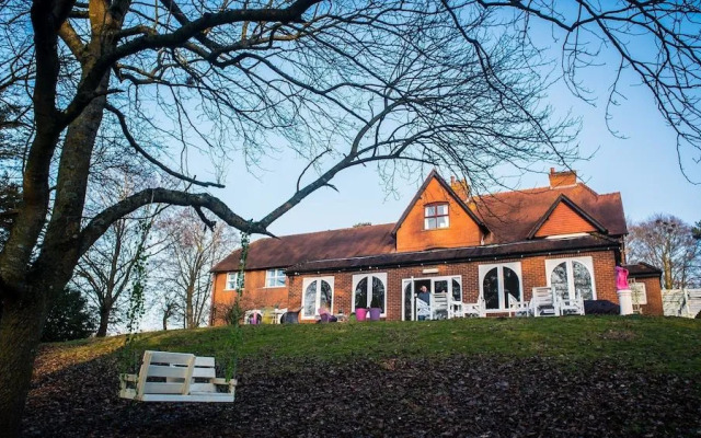 Gray Manor Hotel