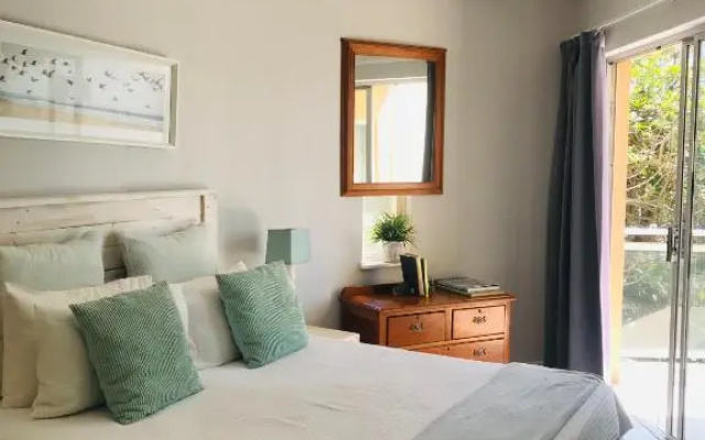 9 Casablance Ballito~Beach on your doorstep.